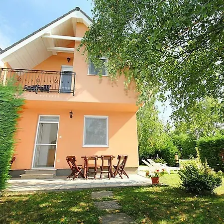 Jenna - Pinka * Balatonszarszo