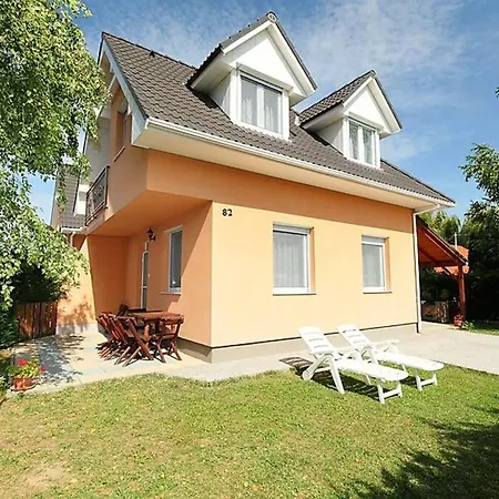 Jenna - Pinka Balatonszarszo