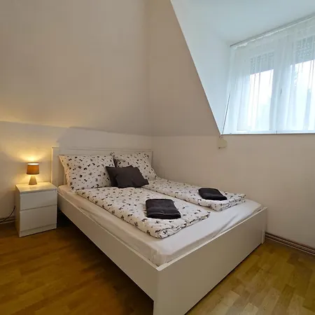 Jenna - Pinka Appartement *